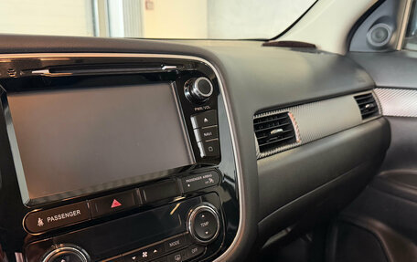 Mitsubishi Outlander III рестайлинг 3, 2014 год, 1 449 000 рублей, 9 фотография