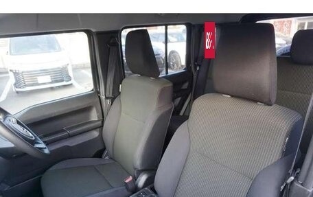 Suzuki Jimny, 2025 год, 2 400 000 рублей, 18 фотография