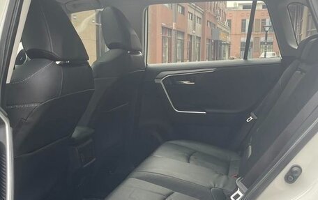 Toyota RAV4, 2023 год, 3 500 333 рублей, 13 фотография