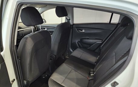 KIA Rio IV, 2018 год, 1 595 000 рублей, 11 фотография