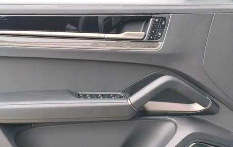 Porsche Cayenne, 2025 год, 31 030 000 рублей, 14 фотография