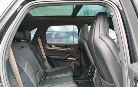 Porsche Cayenne, 2025 год, 31 030 000 рублей, 21 фотография