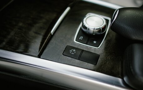 Mercedes-Benz E-Класс, 2013 год, 2 300 000 рублей, 24 фотография