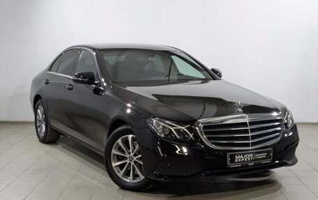 Mercedes-Benz E-Класс, 2019 год, 3 850 000 рублей, 10 фотография