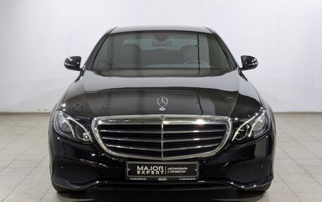 Mercedes-Benz E-Класс, 2019 год, 3 850 000 рублей, 8 фотография