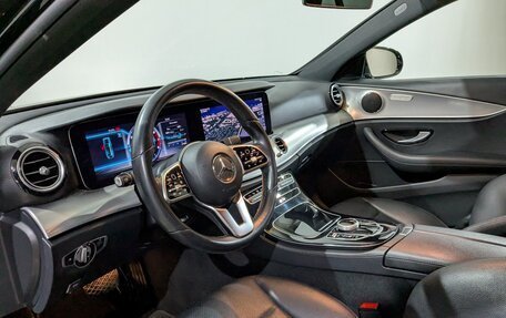 Mercedes-Benz E-Класс, 2019 год, 3 850 000 рублей, 27 фотография