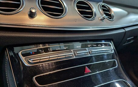 Mercedes-Benz E-Класс, 2019 год, 3 850 000 рублей, 19 фотография
