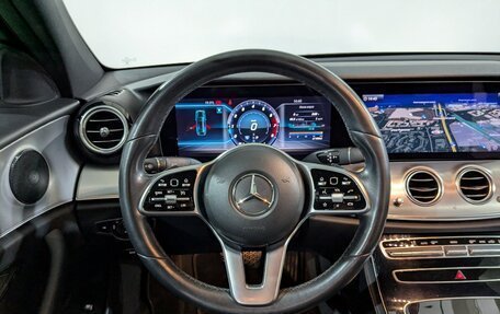 Mercedes-Benz E-Класс, 2019 год, 3 850 000 рублей, 26 фотография