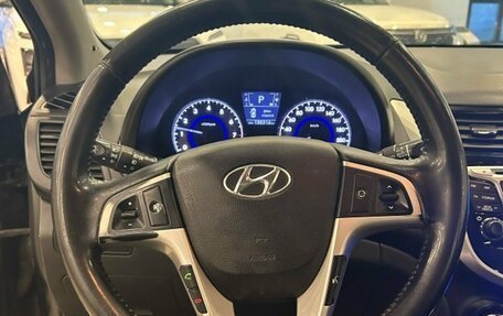 Hyundai Solaris II рестайлинг, 2012 год, 800 000 рублей, 11 фотография