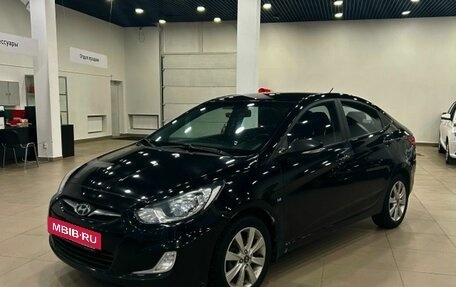 Hyundai Solaris II рестайлинг, 2012 год, 800 000 рублей, 3 фотография