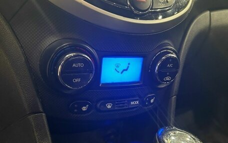 Hyundai Solaris II рестайлинг, 2012 год, 800 000 рублей, 19 фотография