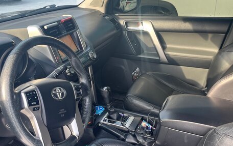 Toyota Land Cruiser Prado 150 рестайлинг 2, 2010 год, 2 500 000 рублей, 5 фотография