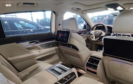 BMW 7 серия, 2018 год, 4 499 000 рублей, 6 фотография