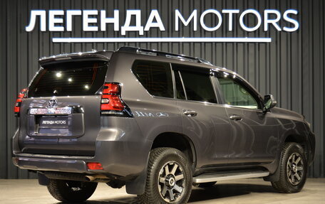 Toyota Land Cruiser Prado 150 рестайлинг 2, 2017 год, 4 190 000 рублей, 4 фотография