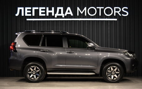 Toyota Land Cruiser Prado 150 рестайлинг 2, 2017 год, 4 190 000 рублей, 3 фотография