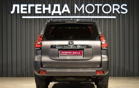 Toyota Land Cruiser Prado 150 рестайлинг 2, 2017 год, 4 190 000 рублей, 5 фотография