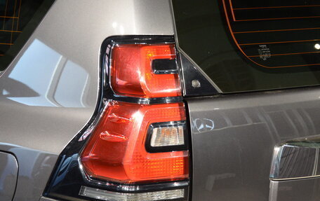 Toyota Land Cruiser Prado 150 рестайлинг 2, 2017 год, 4 190 000 рублей, 9 фотография