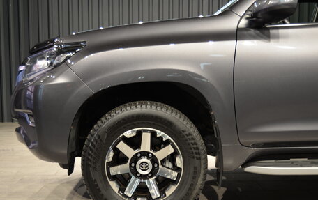 Toyota Land Cruiser Prado 150 рестайлинг 2, 2017 год, 4 190 000 рублей, 11 фотография