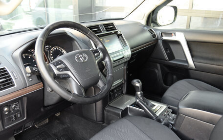 Toyota Land Cruiser Prado 150 рестайлинг 2, 2017 год, 4 190 000 рублей, 22 фотография