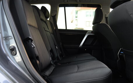 Toyota Land Cruiser Prado 150 рестайлинг 2, 2017 год, 4 190 000 рублей, 29 фотография