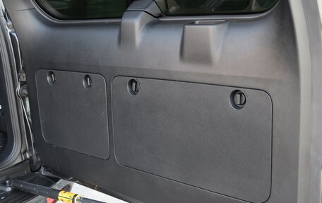 Toyota Land Cruiser Prado 150 рестайлинг 2, 2017 год, 4 190 000 рублей, 37 фотография