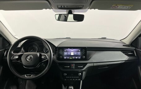 Skoda Rapid II, 2021 год, 1 699 000 рублей, 7 фотография