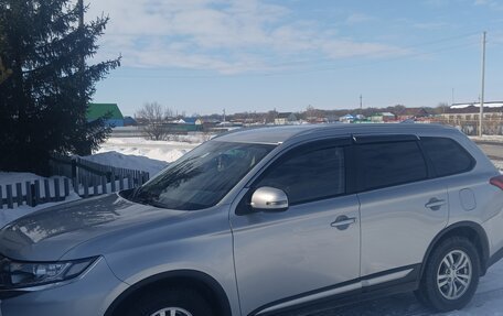 Mitsubishi Outlander III рестайлинг 3, 2018 год, 2 650 000 рублей, 5 фотография