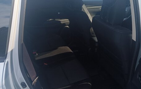 Mitsubishi Outlander III рестайлинг 3, 2018 год, 2 650 000 рублей, 10 фотография