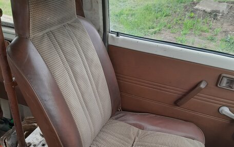 Nissan Caravan II, 1984 год, 85 000 рублей, 3 фотография