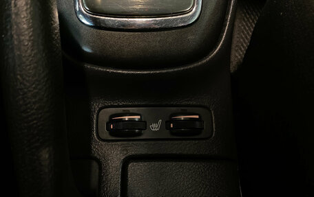 Toyota Avensis III рестайлинг, 2005 год, 850 000 рублей, 20 фотография