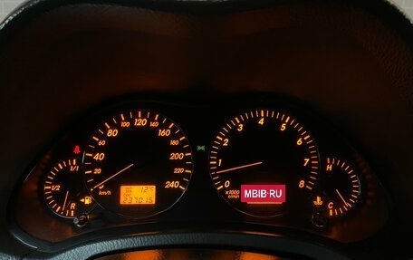 Toyota Avensis III рестайлинг, 2005 год, 850 000 рублей, 21 фотография