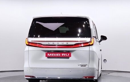 Lexus LM, 2024 год, 22 590 000 рублей, 3 фотография