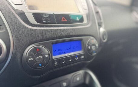 Hyundai ix35 I рестайлинг, 2012 год, 1 050 000 рублей, 15 фотография