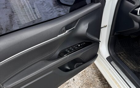 Toyota Camry, 2019 год, 3 250 000 рублей, 8 фотография