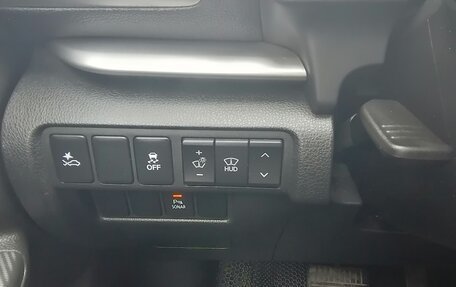 Mitsubishi Eclipse Cross, 2019 год, 2 250 000 рублей, 14 фотография