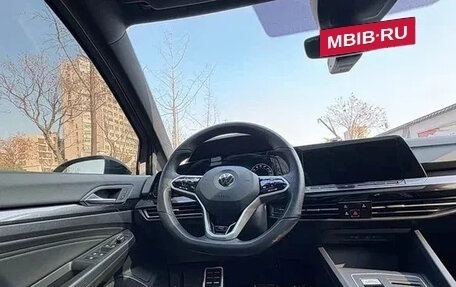 Volkswagen Golf VIII, 2022 год, 2 388 000 рублей, 12 фотография
