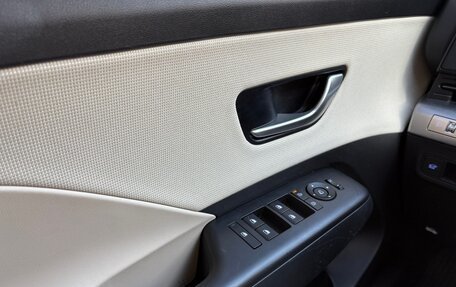 Hyundai Kona, 2023 год, 2 730 000 рублей, 13 фотография