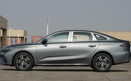 Geely Emgrand, 2026 год, 1 832 000 рублей, 4 фотография