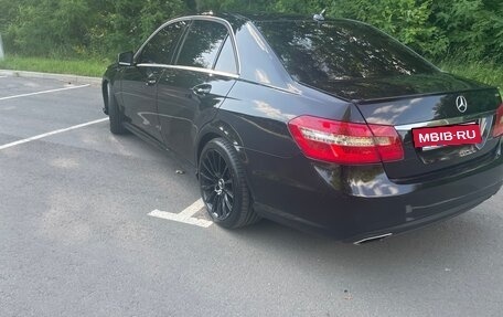 Mercedes-Benz E-Класс, 2012 год, 1 900 000 рублей, 2 фотография