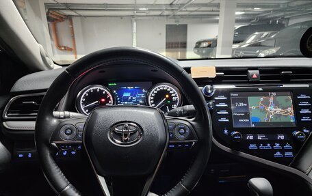 Toyota Camry, 2018 год, 2 800 000 рублей, 10 фотография