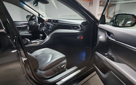 Toyota Camry, 2018 год, 2 800 000 рублей, 9 фотография