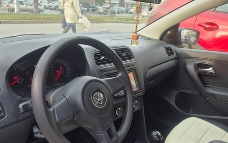 Volkswagen Polo VI (EU Market), 2015 год, 900 000 рублей, 2 фотография