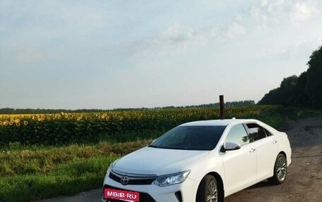 Toyota Camry, 2016 год, 1 880 000 рублей, 10 фотография
