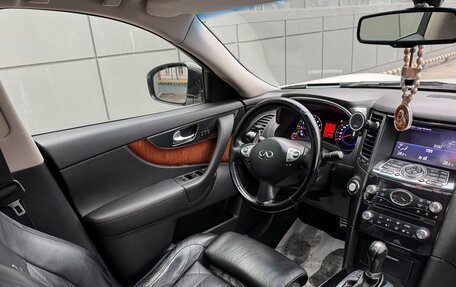 Infiniti FX II, 2010 год, 1 625 000 рублей, 24 фотография