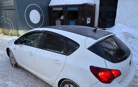 Opel Astra J, 2011 год, 585 000 рублей, 5 фотография