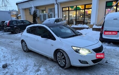 Opel Astra J, 2011 год, 585 000 рублей, 10 фотография