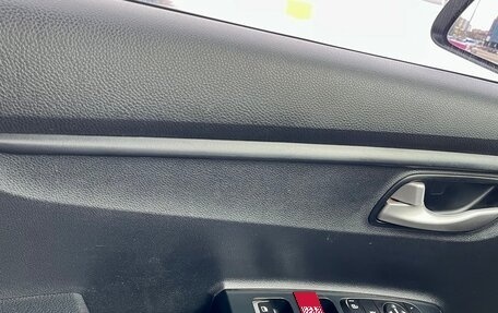 KIA Rio IV, 2018 год, 950 000 рублей, 15 фотография