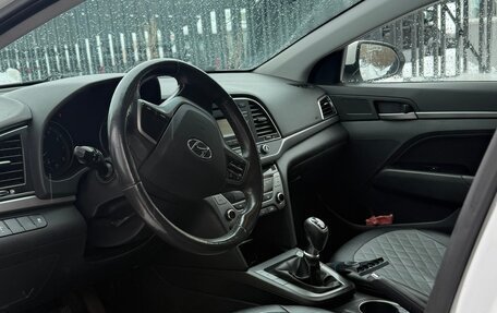 Hyundai Elantra VI рестайлинг, 2017 год, 1 050 000 рублей, 5 фотография