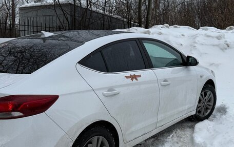 Hyundai Elantra VI рестайлинг, 2017 год, 1 050 000 рублей, 3 фотография