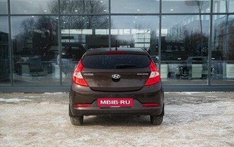 Hyundai Solaris II рестайлинг, 2015 год, 850 000 рублей, 5 фотография